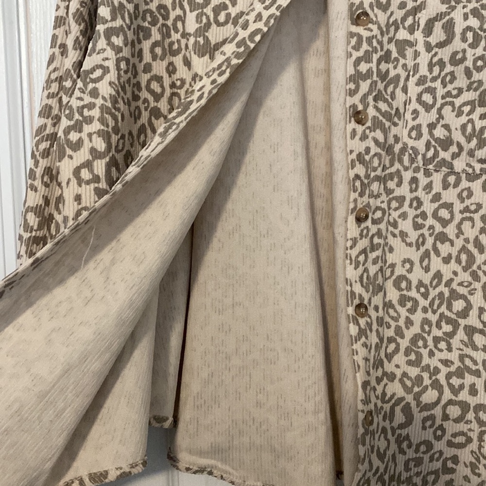 Leopard Print Shacket - Picture 2 of 4
